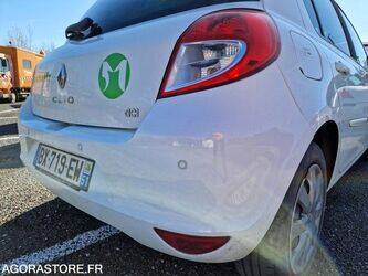 2011-renault-clio-1438565-46378812