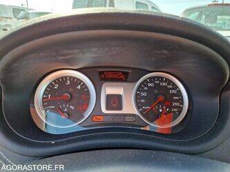 2011-renault-clio-1438565-46378821