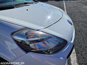 2011-renault-clio-1438588-46378892