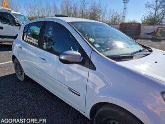 2011-renault-clio-1438588-46378893