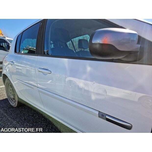 2011 Renault Clio-46378894