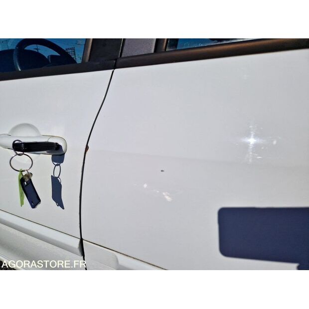 2011 Renault Clio-46378900