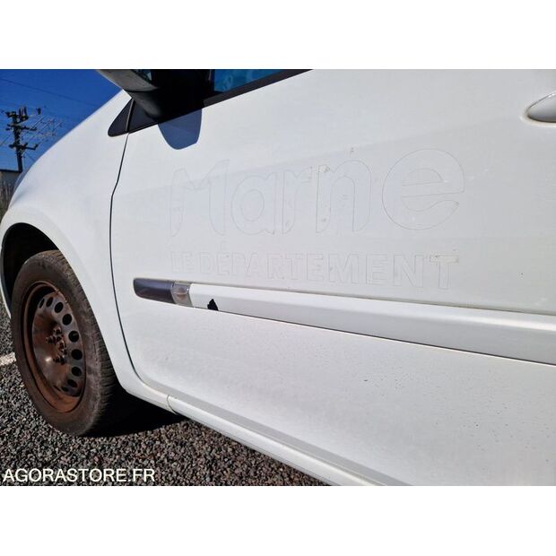 2011 Renault Clio-46378901