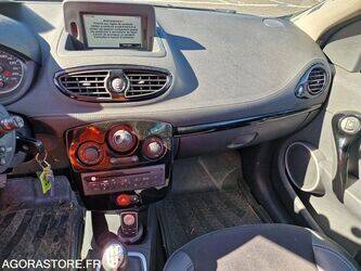 2011-renault-clio-1438588-46378906