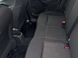 2015-peugeot-208-1438604-46378931