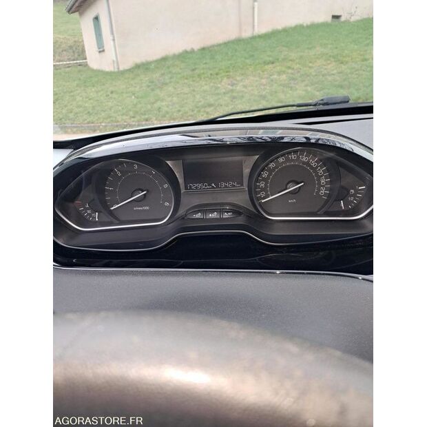 2015 Peugeot 208-46378933