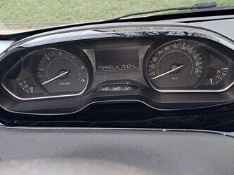 2015-peugeot-208-1438604-46378933