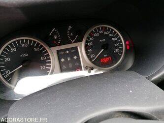 2002-renault-clio-1438621-46378954