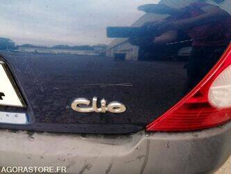 2002-renault-clio-1438621-46378956