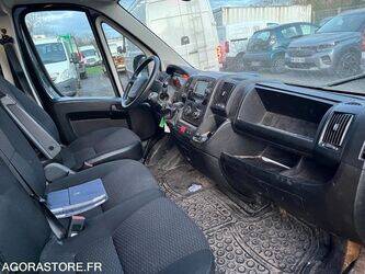 2021-peugeot-boxer-1438625-46378991