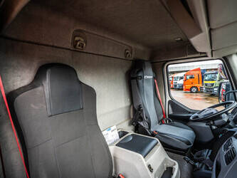 2014-renault-d12-1439022-46379046