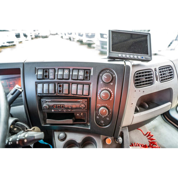 2014 رينو D12-46379047