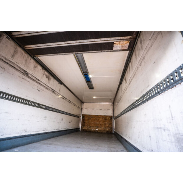 2014 رينو D12-46379052