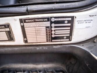 2014-renault-d12-1439022-46379053