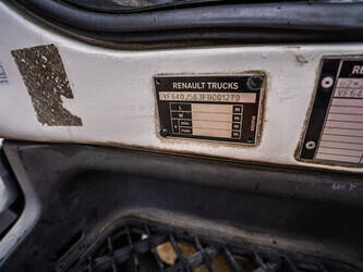 2014-renault-d12-1439022-46379054