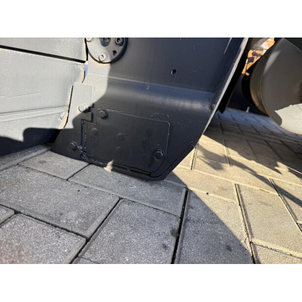 2014 BOMAG BF 223C-46379190