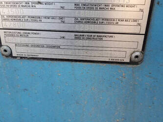 2011-fuchs-mhl-360-d-46379439