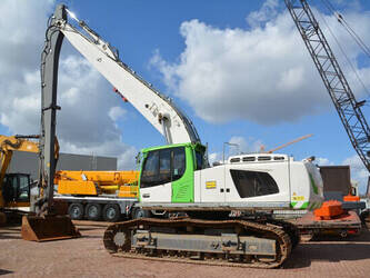 صورة ل حفارات طويلة المدى 2015 ليبهير R 946 LC-V Long Reach للبيع في هولندا