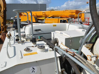 2015-liebherr-r-946-lc-v-long-reach-46379451