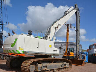 2015-liebherr-r-946-lc-v-long-reach-46379452