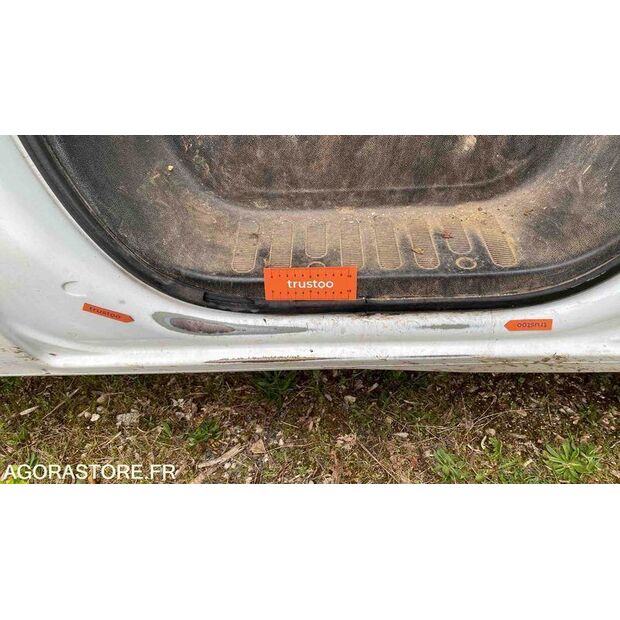 2012 رينو Master-46391642