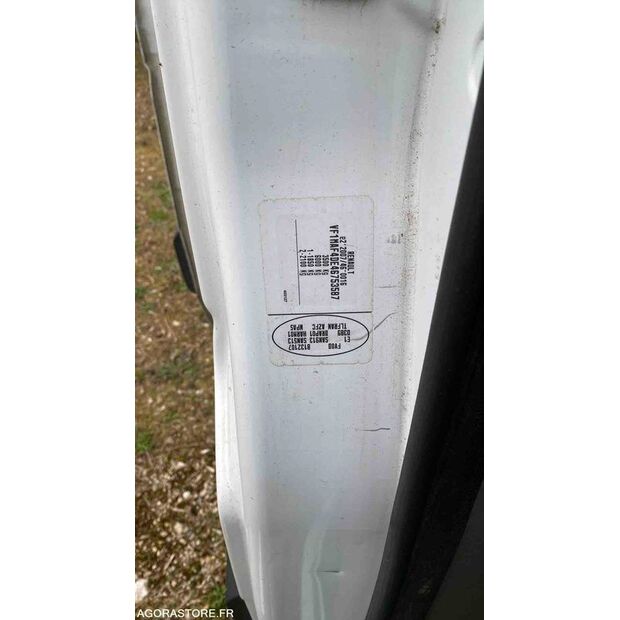 2012 رينو Master-46391645