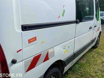 2013-renault-master-1438935-46391687