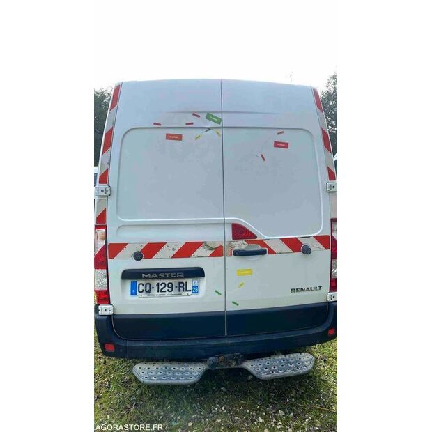 2013 رينو Master-46391688