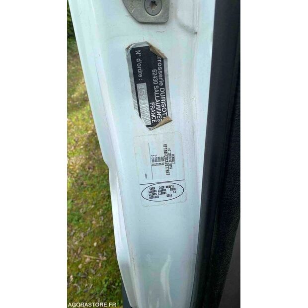 2013 رينو Master-46391692