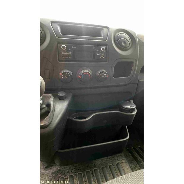 2013 رينو Master-46391697