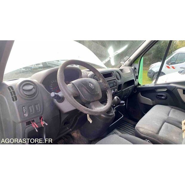 2013 رينو Master-46391698