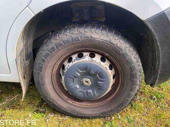 2013-renault-master-1438935-46391701