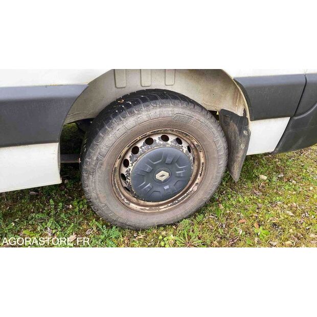 2013 رينو Master-46391703