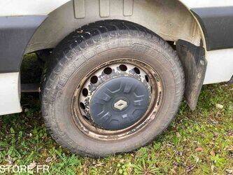 2013-renault-master-1438935-46391703