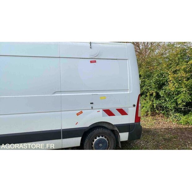 2013 رينو Master-46391734