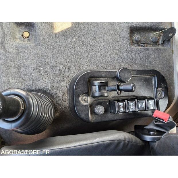 1997 Renault M180-46391814