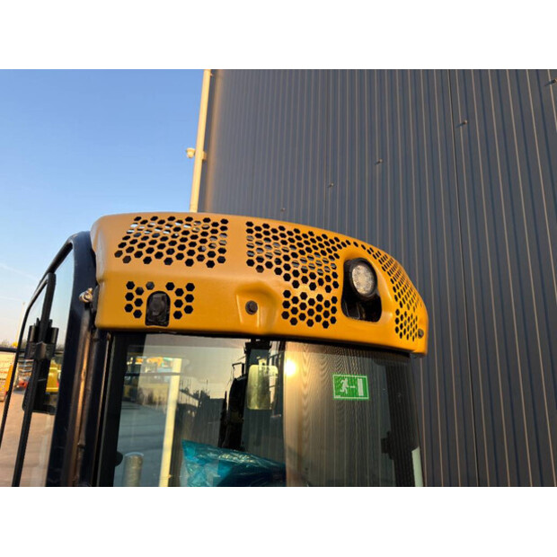 2021 كاتربيلر 301.8-46392591