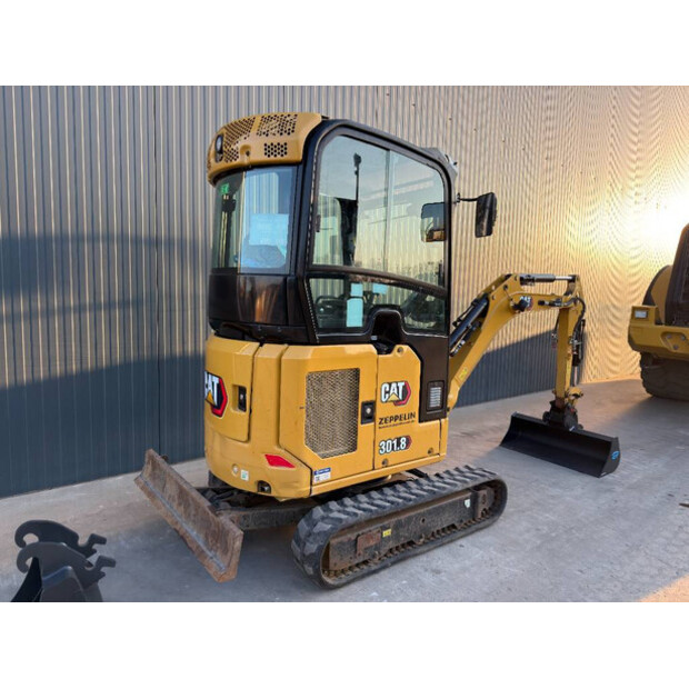 2021 كاتربيلر 301.8-46392606