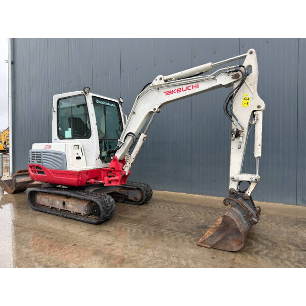 2010 TAKEUCHI TB235-46392651