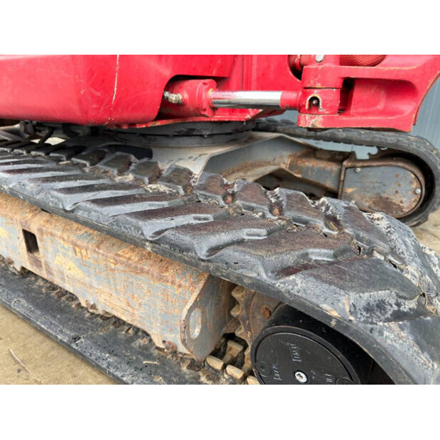 2010 TAKEUCHI TB235-46392655