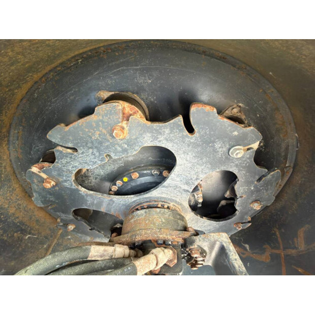 2019 بوماج BW213D-5-46393140