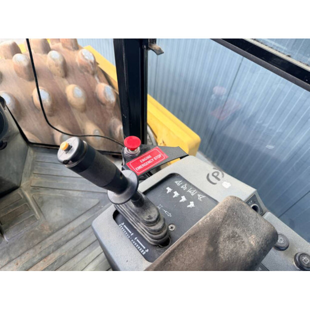 2011 كاتربيلر CP76-46393229