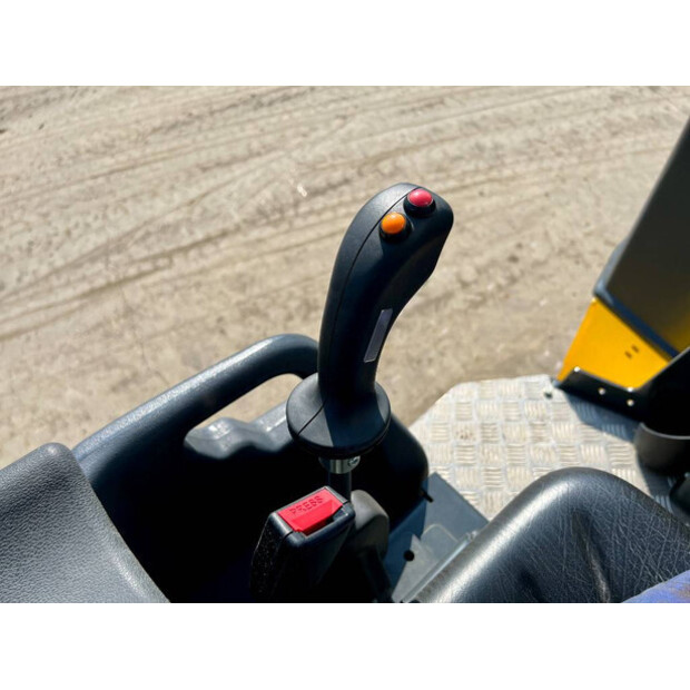 2024 BOMAG BW100AD-5-46393592