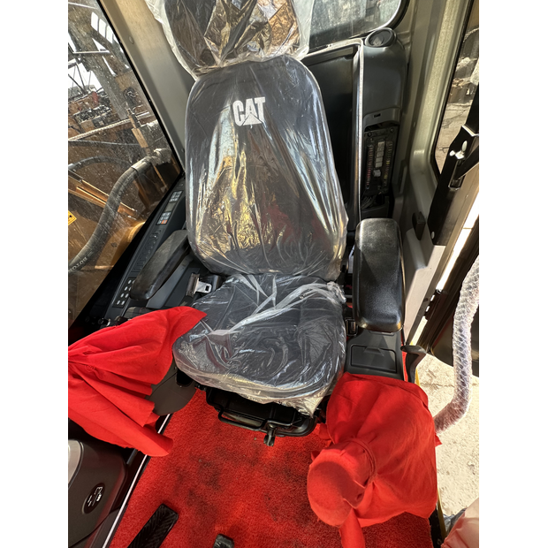 2024 كاتربيلر 320D2L-46406583