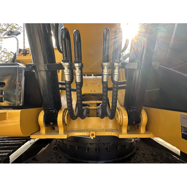 2024 كاتربيلر 320D2L-46406587