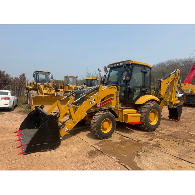 2025 Caterpillar 432F-46406615