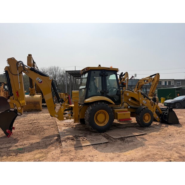 2025 Caterpillar 432F-46406617