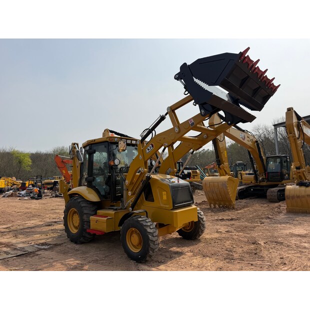 2025 Caterpillar 432F-46406619