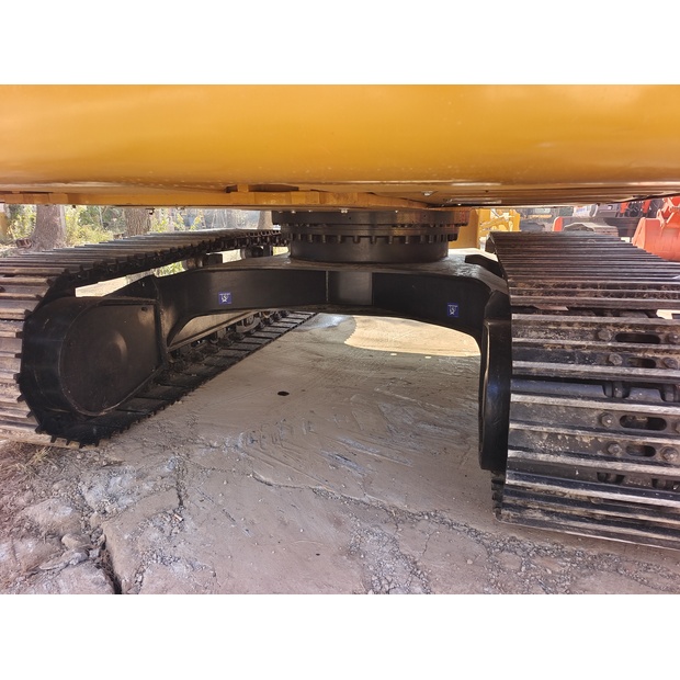 2024 Caterpillar 320D2L-46406671