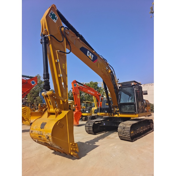 2024 Caterpillar 320D2L-46406674